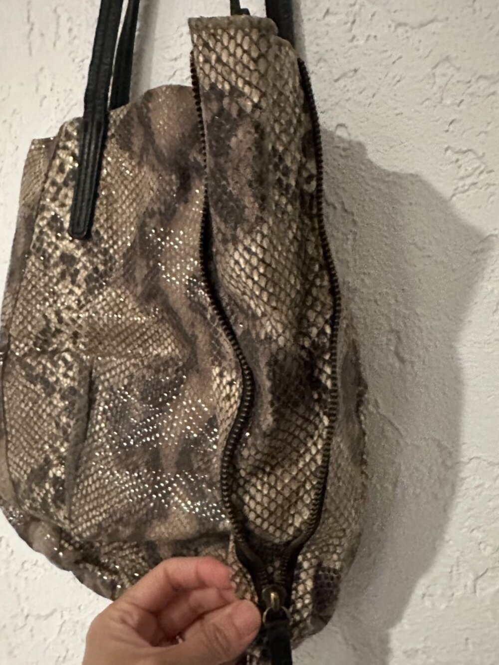 Title: Hiroko Koshino Sac Snake Print Shoulder Bag–Expandable Designer Tote - Picture 4 of 11
